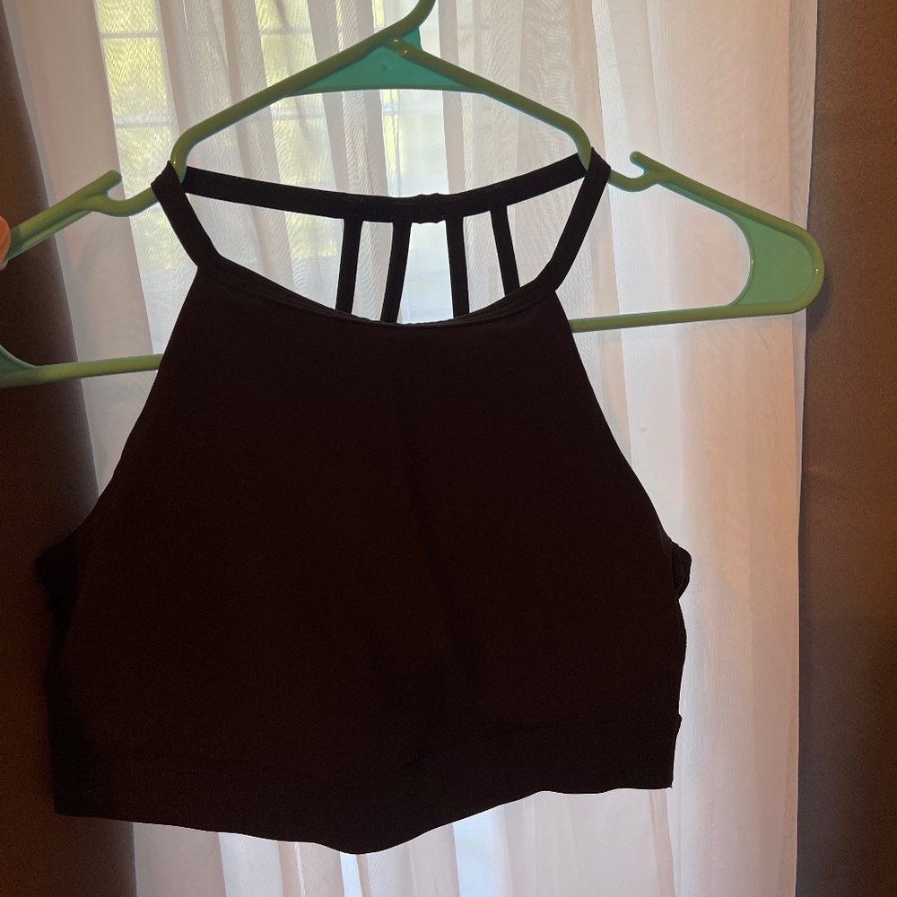 Black sports bra